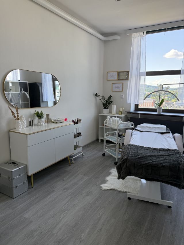 Kosmetický salon - hlavní místnost